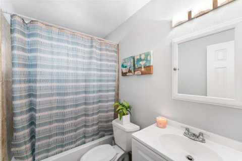 Casa en venta en Oakland Park, Florida, 4 dormitorios, 149.94 m2 № 1711143 - foto 16