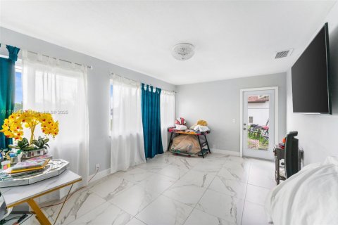 Casa en venta en Oakland Park, Florida, 4 dormitorios, 149.94 m2 № 1711143 - foto 8