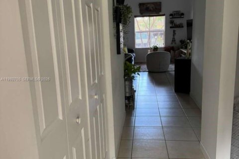 Villa ou maison à vendre à Pembroke Pines, Floride: 3 chambres, 128.11 m2 № 2056924 - photo 21