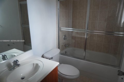 Villa ou maison à vendre à Pembroke Pines, Floride: 3 chambres, 128.11 m2 № 2056924 - photo 17