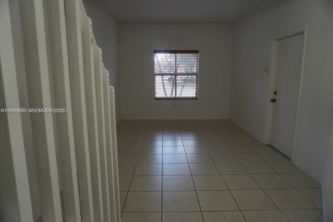 Villa ou maison à vendre à Pembroke Pines, Floride: 3 chambres, 128.11 m2 № 2056924 - photo 5