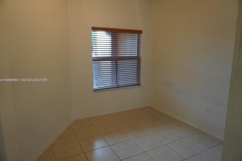 Villa ou maison à vendre à Pembroke Pines, Floride: 3 chambres, 128.11 m2 № 2056924 - photo 15