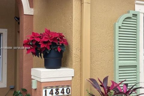 Villa ou maison à vendre à Pembroke Pines, Floride: 3 chambres, 128.11 m2 № 2056924 - photo 3