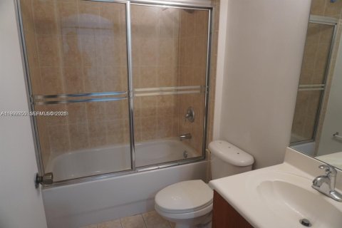 Villa ou maison à vendre à Pembroke Pines, Floride: 3 chambres, 128.11 m2 № 2056924 - photo 10