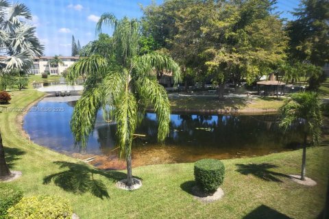 Купить кондоминиум в Лодердейл-Лейкс, Флорида 2 спальни, 87.7м2, № 1994153 - фото 7