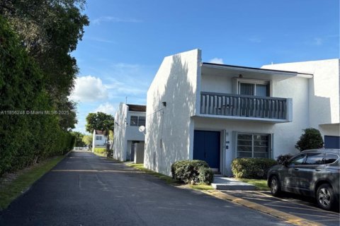 Townhouse in Palmetto Bay, Florida 3 bedrooms, 152.17 sq.m. № 1881483 - photo 8