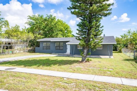 House in Fort Lauderdale, Florida 3 bedrooms, 113.81 sq.m. № 2041214 - photo 22