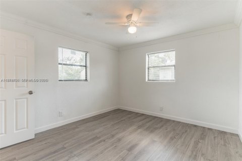 House in Fort Lauderdale, Florida 3 bedrooms, 113.81 sq.m. № 2041214 - photo 12