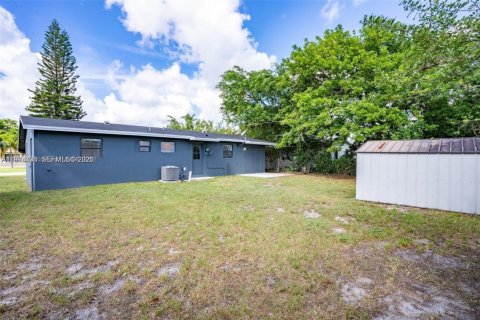 House in Fort Lauderdale, Florida 3 bedrooms, 113.81 sq.m. № 2041214 - photo 19