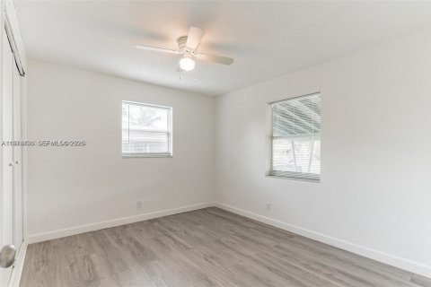 House in Fort Lauderdale, Florida 3 bedrooms, 113.81 sq.m. № 2041214 - photo 14