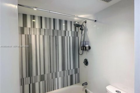 Copropriété à louer à North Miami, Floride: 1 chambre, 67.17 m2 № 2086396 - photo 8