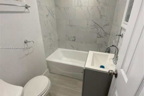 Снять в аренду виллу или дом в Майами, Флорида 3 спальни, 82.68м2, № 1963185 - фото 11