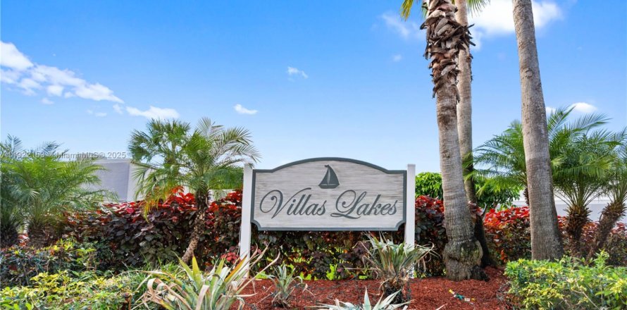 Таунхаус в Пемброк-Пайнс, Флорида 3 спальни, 140.38м2 № 1976004