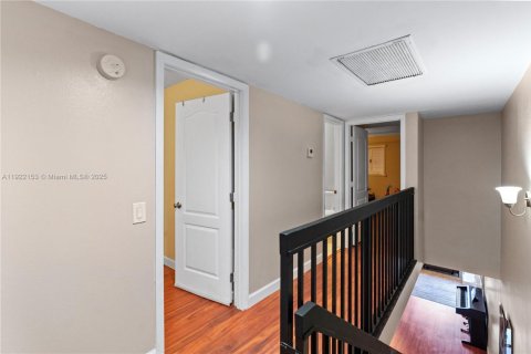 Купить таунхаус в Пемброк-Пайнс, Флорида 3 спальни, 140.38м2, № 1976004 - фото 17