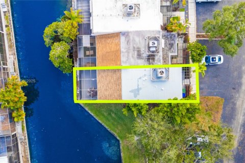 Купить таунхаус в Пемброк-Пайнс, Флорида 3 спальни, 140.38м2, № 1976004 - фото 29