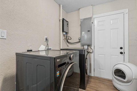 House in Largo, Florida 3 bedrooms, 98.2 sq.m. № 1907637 - photo 17
