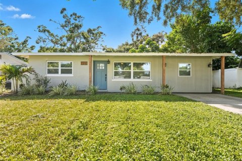 House in Largo, Florida 3 bedrooms, 98.2 sq.m. № 1907637 - photo 1