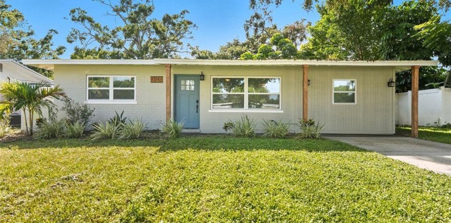 House in Largo, Florida 3 bedrooms, 98.2 sq.m. № 1907637