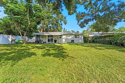 House in Largo, Florida 3 bedrooms, 98.2 sq.m. № 1907637 - photo 22