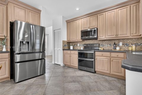 Casa en venta en Weston, Florida, 4 dormitorios, 247.96 m2 № 2176875 - foto 2