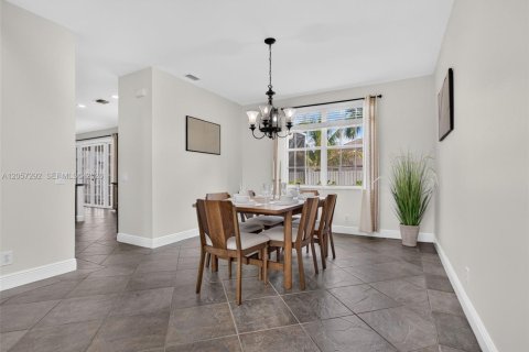 Casa en venta en Weston, Florida, 4 dormitorios, 247.96 m2 № 2176875 - foto 24
