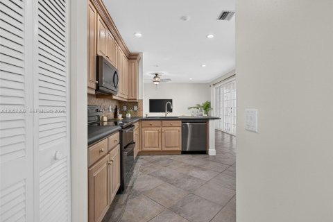Casa en venta en Weston, Florida, 4 dormitorios, 247.96 m2 № 2176875 - foto 25