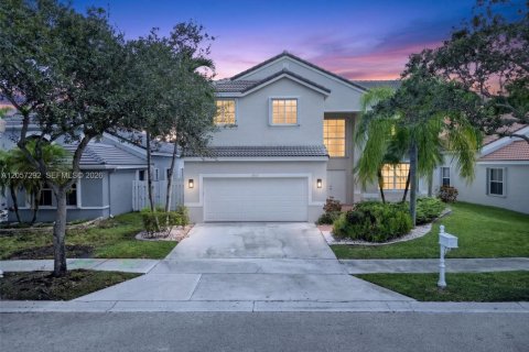 Casa en Weston, Florida 4 dormitorios, 247.96 m2 № 2176875