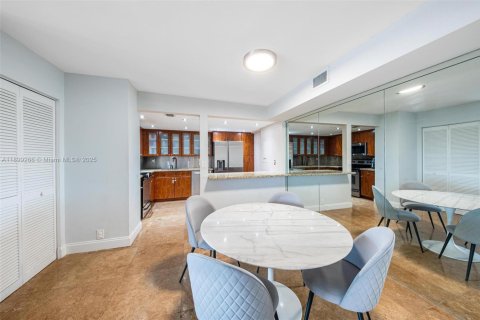 Copropriété à vendre à Miami, Floride: 2 chambres, 117.8 m2 № 2014984 - photo 11