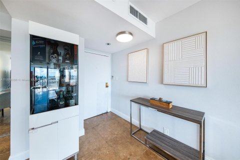 Copropriété à vendre à Miami, Floride: 2 chambres, 117.8 m2 № 2014984 - photo 8