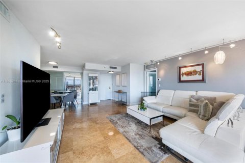Copropriété à vendre à Miami, Floride: 2 chambres, 117.8 m2 № 2014984 - photo 4
