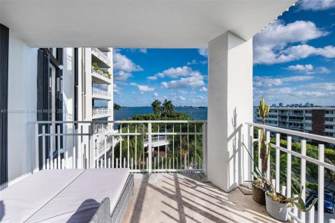 Copropriété à vendre à Miami, Floride: 2 chambres, 117.8 m2 № 2014984 - photo 6