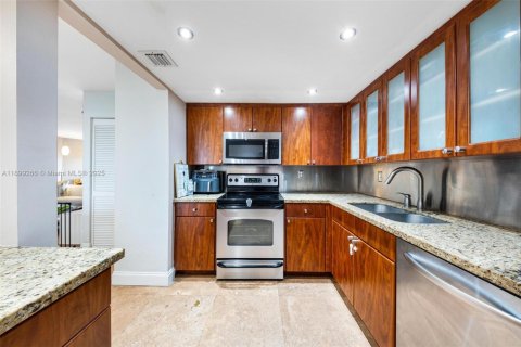 Copropriété à vendre à Miami, Floride: 2 chambres, 117.8 m2 № 2014984 - photo 14