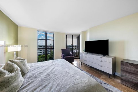 Copropriété à vendre à Miami, Floride: 2 chambres, 117.8 m2 № 2014984 - photo 21