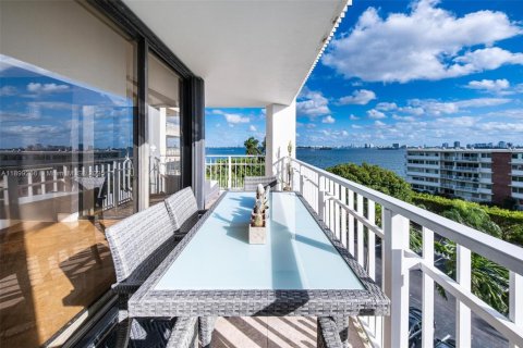 Copropriété à vendre à Miami, Floride: 2 chambres, 117.8 m2 № 2014984 - photo 5