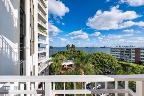 Copropriété à vendre à Miami, Floride: 2 chambres, 117.8 m2 № 2014984 - photo 7