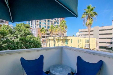 Condo in Tampa, Florida, 1 bedroom  № 2435030 - photo 30