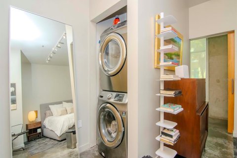 Condo in Tampa, Florida, 1 bedroom  № 2435030 - photo 24