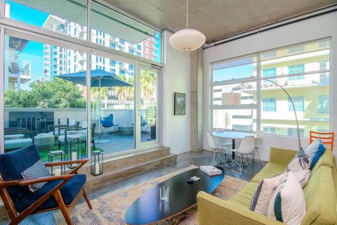Condo in Tampa, Florida, 1 bedroom  № 2435030 - photo 18