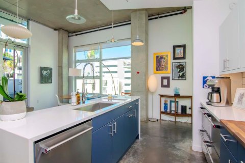 Condo in Tampa, Florida, 1 bedroom  № 2435030 - photo 21
