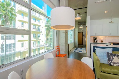 Condo in Tampa, Florida, 1 bedroom  № 2435030 - photo 15