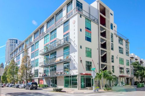Condo in Tampa, Florida, 1 bedroom  № 2435030 - photo 3