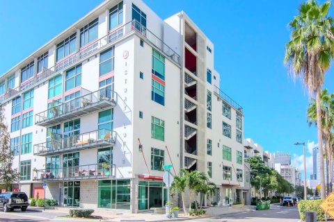 Condo in Tampa, Florida, 1 bedroom  № 2435030 - photo 2