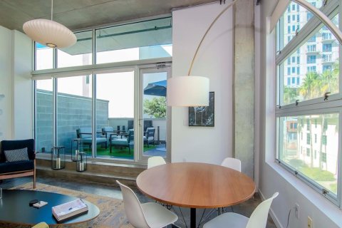 Condo in Tampa, Florida, 1 bedroom  № 2435030 - photo 13