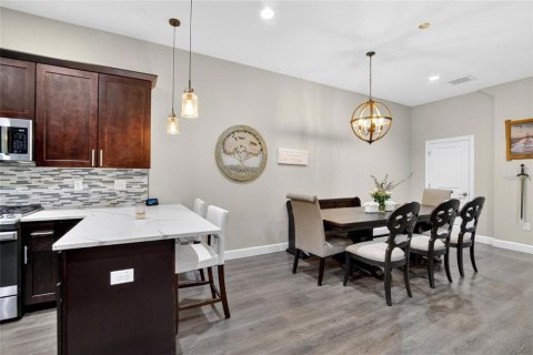 Touwnhouse à louer à Tarpon Springs, Floride: 3 chambres, 207.17 m2 № 2425604 - photo 18