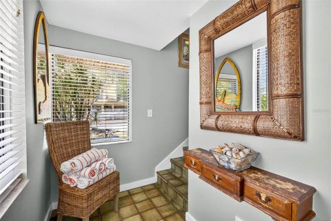 House in Holmes Beach, Florida 3 bedrooms, 137.31 sq.m. № 1875941 - photo 24