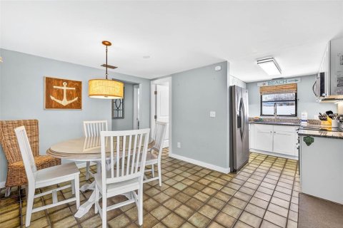 House in Holmes Beach, Florida 3 bedrooms, 137.31 sq.m. № 1875941 - photo 26