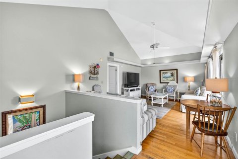 House in Holmes Beach, Florida 3 bedrooms, 137.31 sq.m. № 1875941 - photo 8