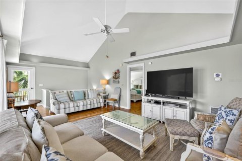 House in Holmes Beach, Florida 3 bedrooms, 137.31 sq.m. № 1875941 - photo 6