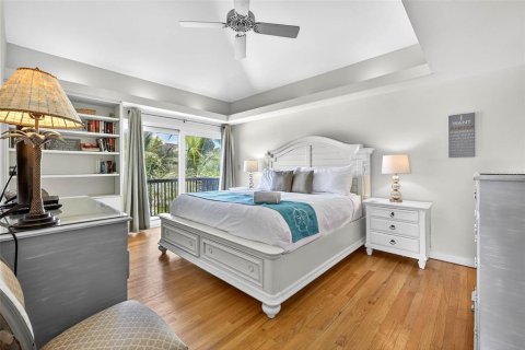 House in Holmes Beach, Florida 3 bedrooms, 137.31 sq.m. № 1875941 - photo 13