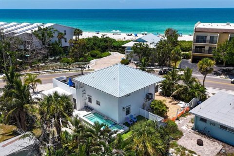 House in Holmes Beach, Florida 3 bedrooms, 137.31 sq.m. № 1875941 - photo 1